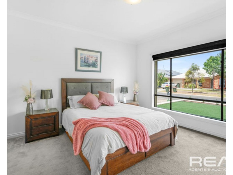 4 Rateki Close, Burton SA 5110