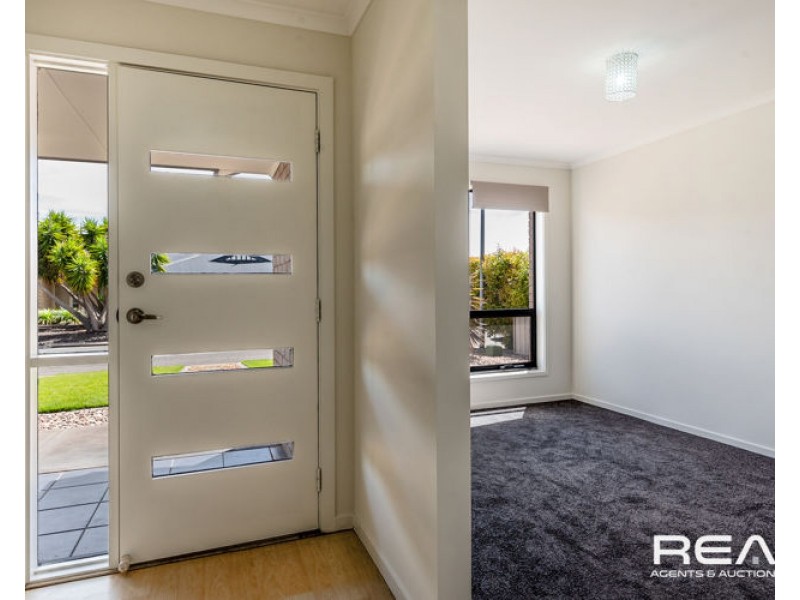 12 Lucy Drive, Munno Para West SA 5115