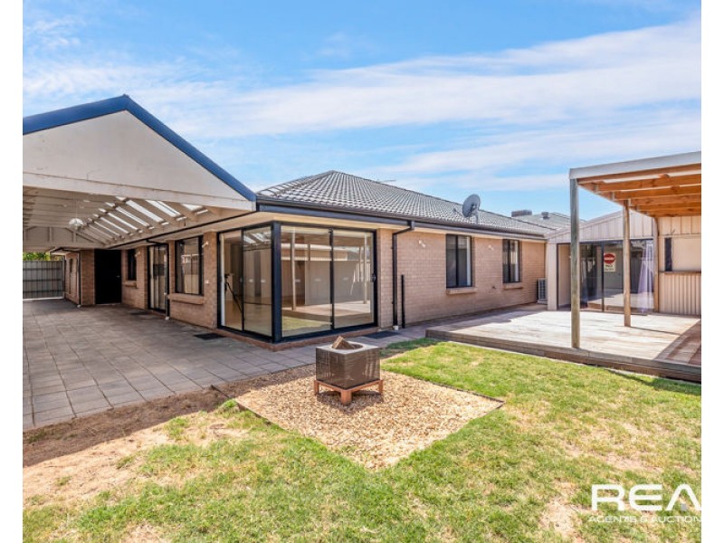 12 Lucy Drive, Munno Para West SA 5115