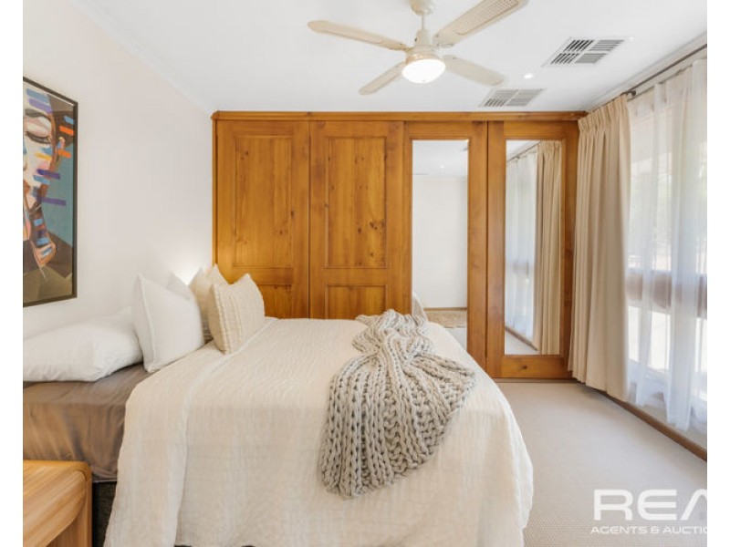 53 Flinders Drive, Valley View SA 5093