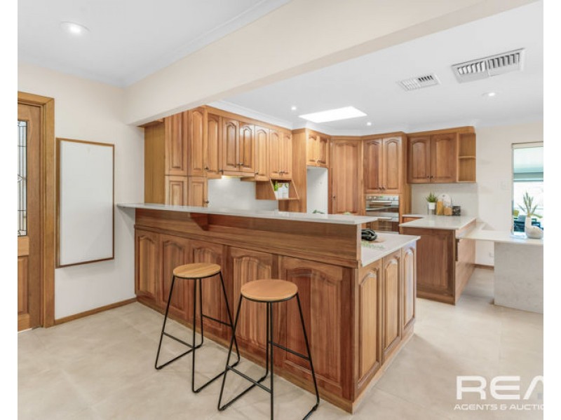 53 Flinders Drive, Valley View SA 5093