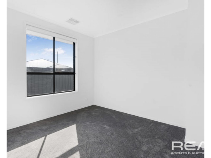 9 Eucalyptus Crescent, Andrews Farm SA 5114