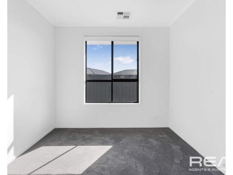 9 Eucalyptus Crescent, Andrews Farm SA 5114