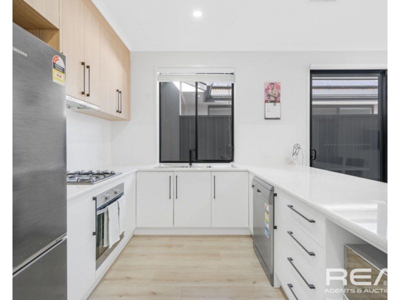 9 Eucalyptus Crescent, Andrews Farm SA 5114