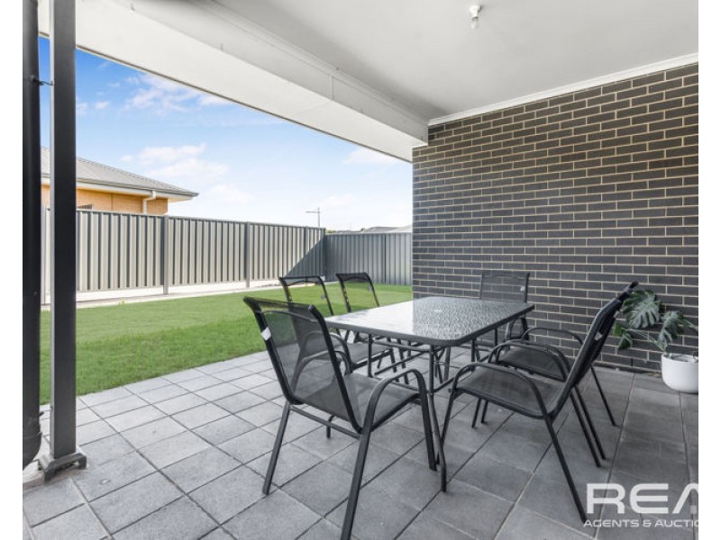9 Eucalyptus Crescent, Andrews Farm SA 5114