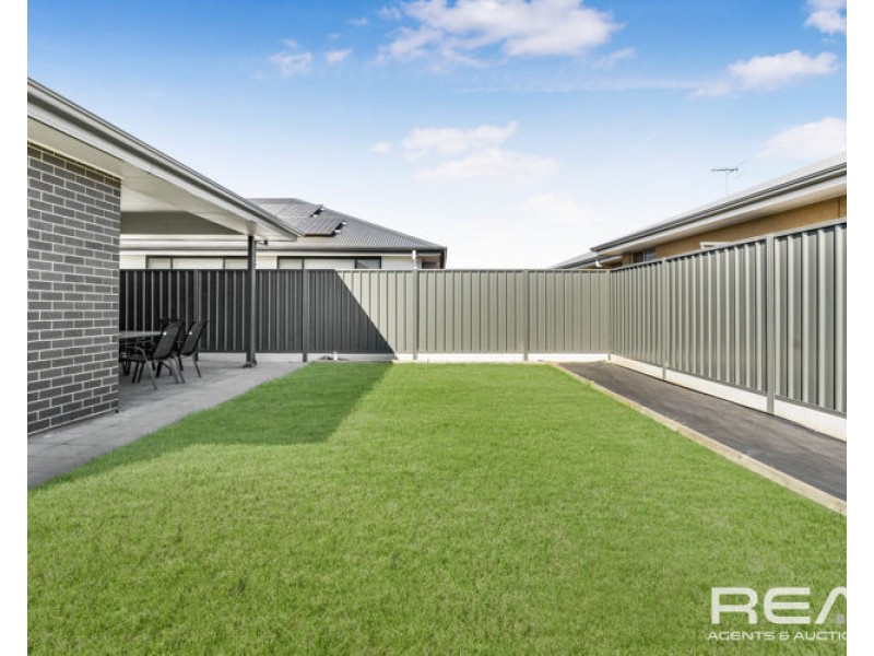 9 Eucalyptus Crescent, Andrews Farm SA 5114