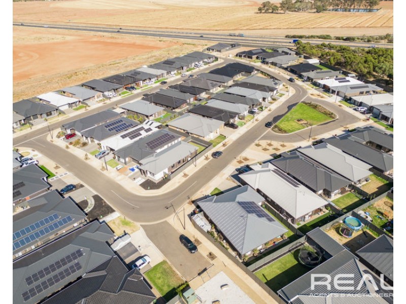 9 Eucalyptus Crescent, Andrews Farm SA 5114