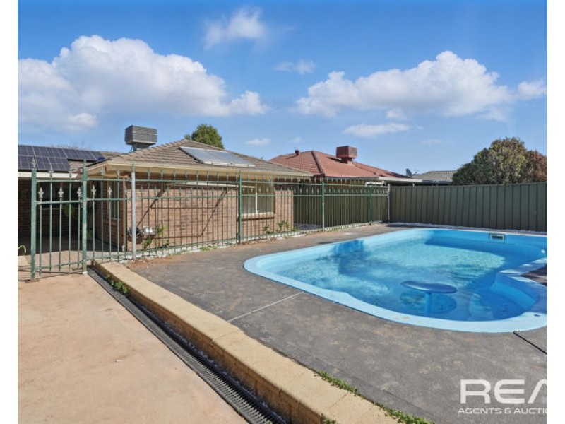 6 Pyrus Crescent, Andrews Farm SA 5114