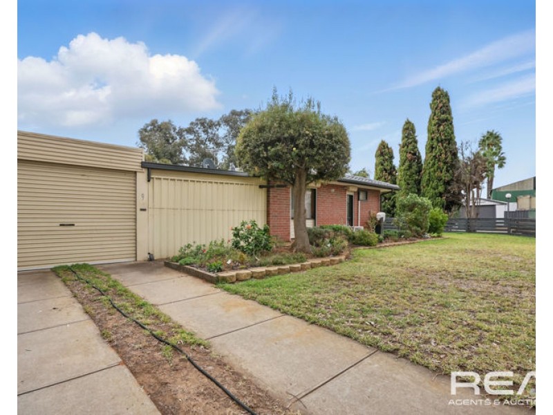 9 Leyden Court, Salisbury Downs SA 5108