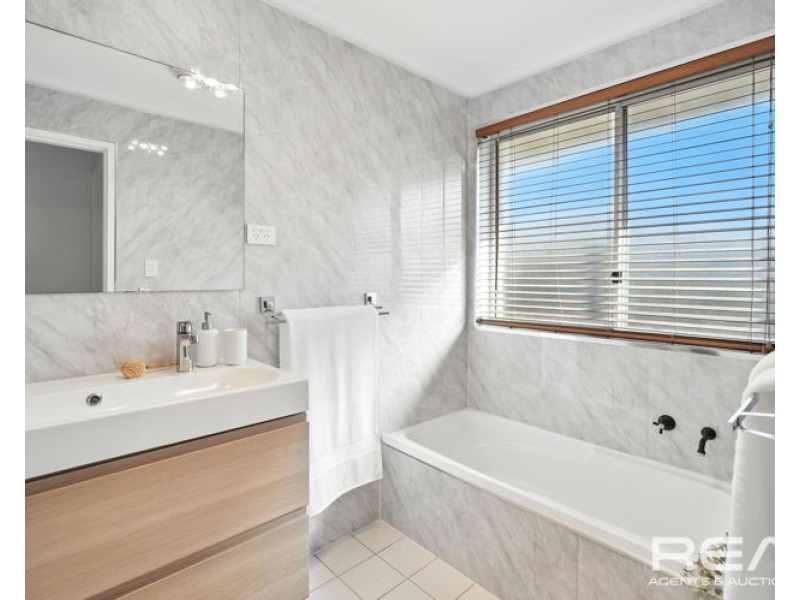 15 Bolivia Crescent, Paralowie SA 5108