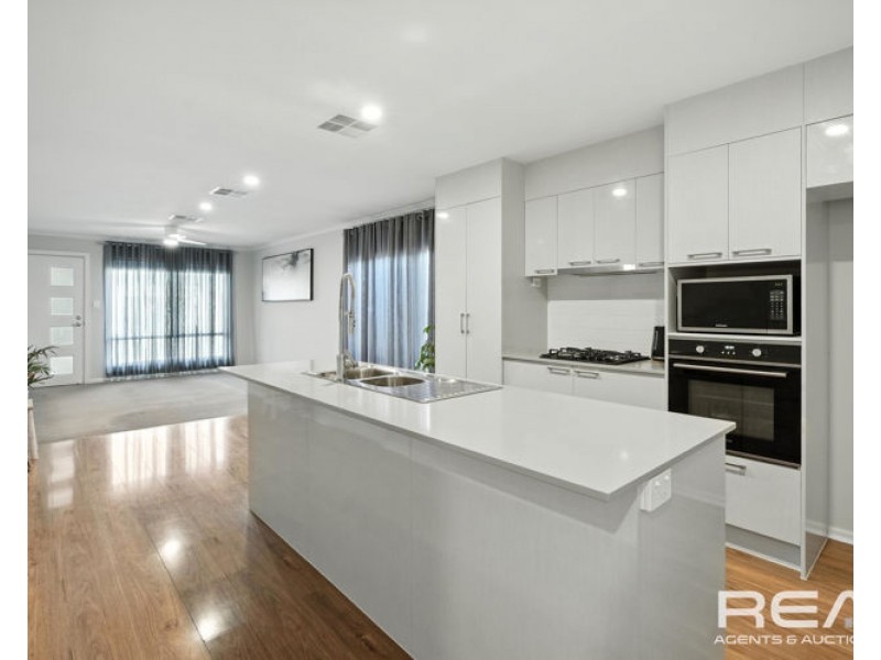 79/60A Strathaird Boulevard, Smithfield SA 5114