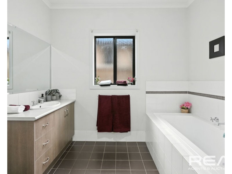 7 Oaks Court, Parafield Gardens SA 5107