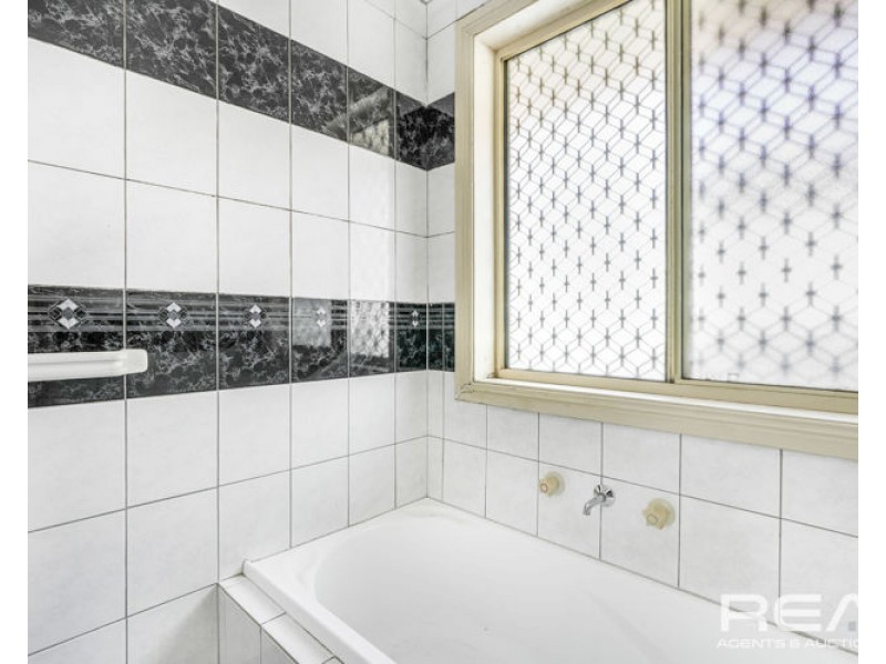 100 Caulfield Crescent, Paralowie SA 5108