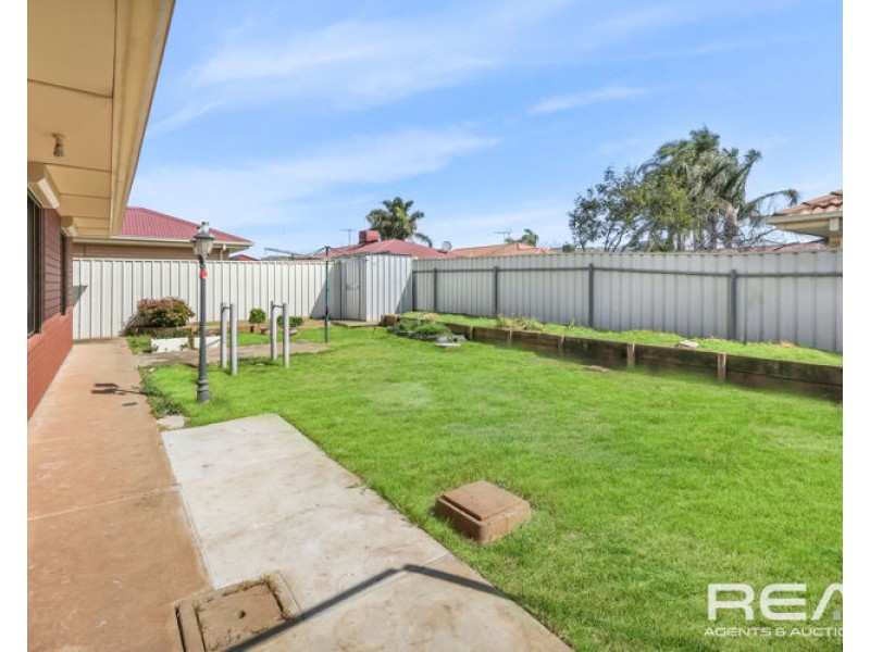 100 Caulfield Crescent, Paralowie SA 5108
