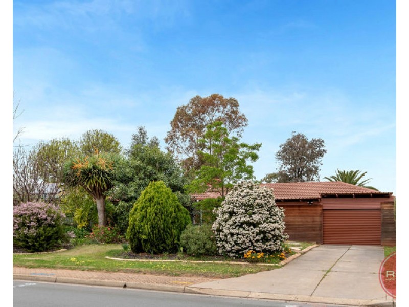 11 President Avenue, Andrews Farm SA 5114