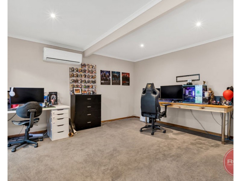 11 President Avenue, Andrews Farm SA 5114