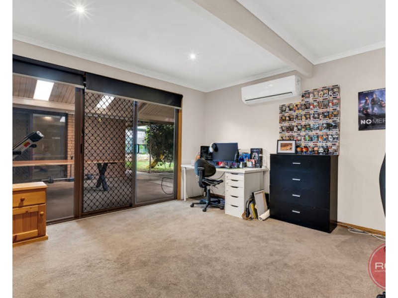 11 President Avenue, Andrews Farm SA 5114