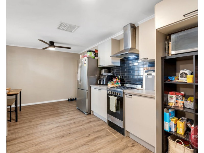 11 President Avenue, Andrews Farm SA 5114