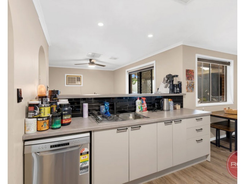 11 President Avenue, Andrews Farm SA 5114