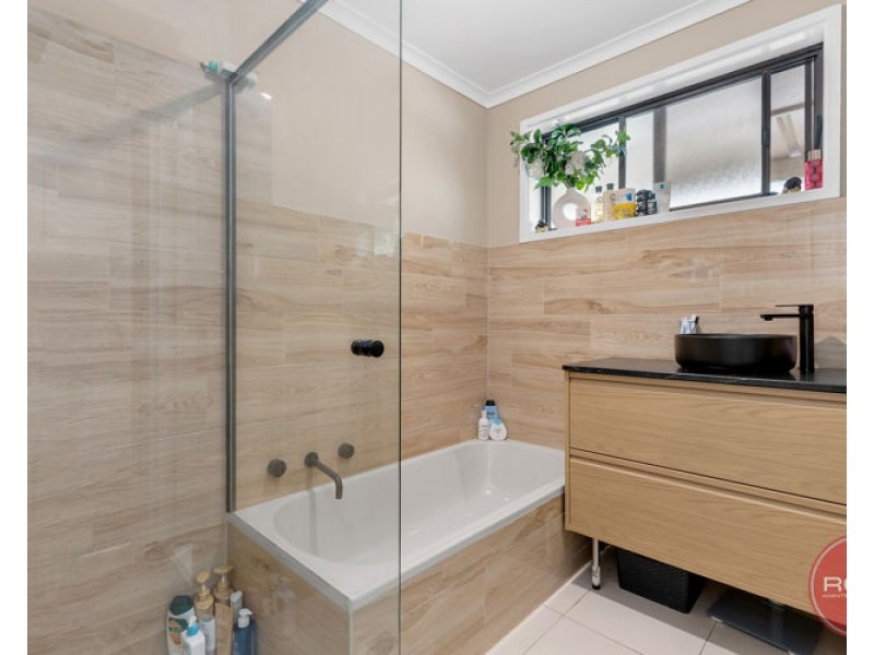 11 President Avenue, Andrews Farm SA 5114