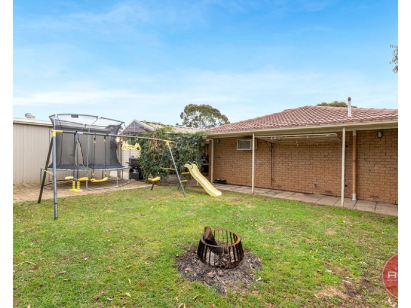 11 President Avenue, Andrews Farm SA 5114