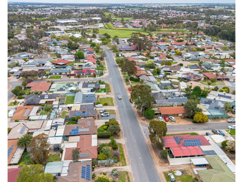11 President Avenue, Andrews Farm SA 5114