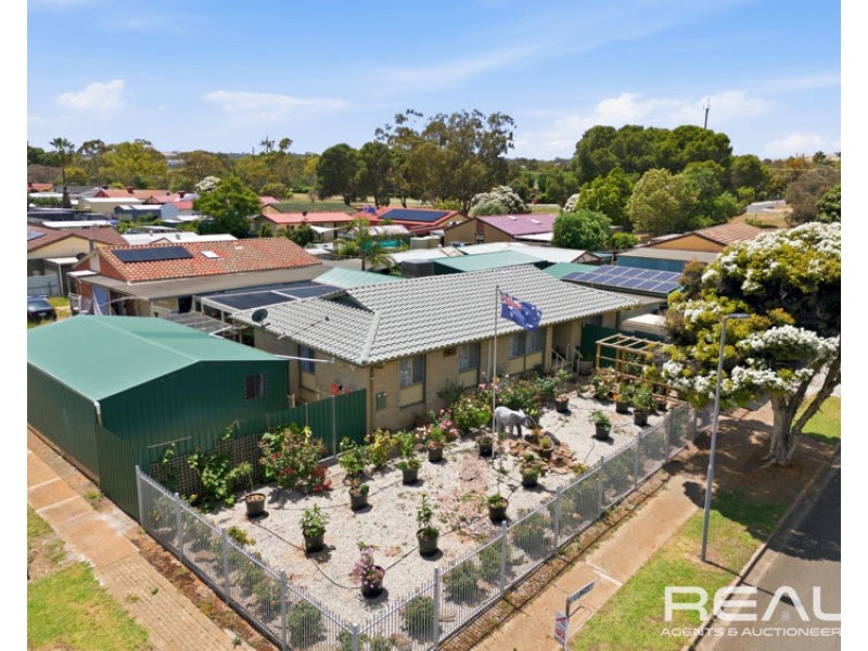 1 Linger Crescent, Elizabeth Downs SA 5113