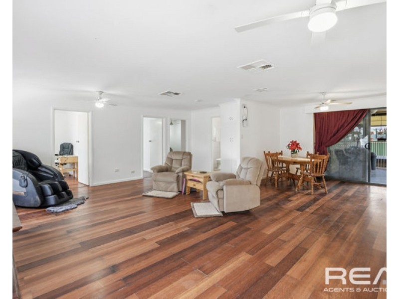 1 Linger Crescent, Elizabeth Downs SA 5113