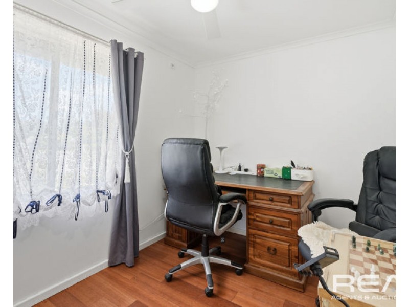 1 Linger Crescent, Elizabeth Downs SA 5113