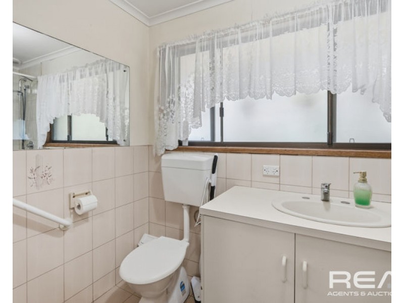 1 Linger Crescent, Elizabeth Downs SA 5113
