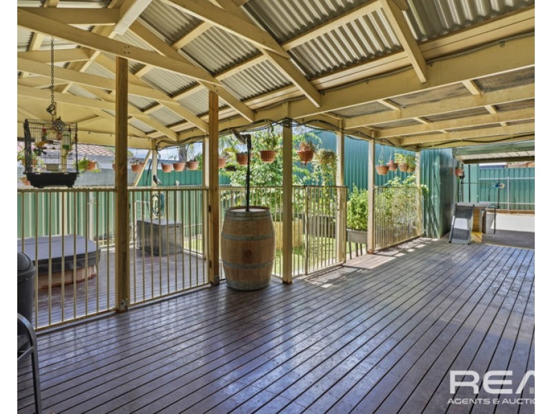 1 Linger Crescent, Elizabeth Downs SA 5113