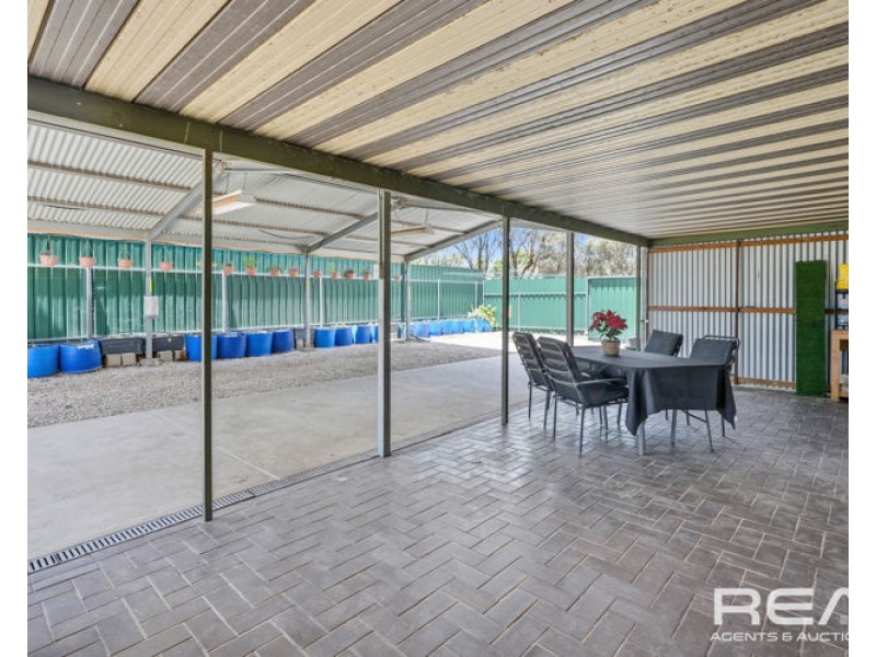 1 Linger Crescent, Elizabeth Downs SA 5113