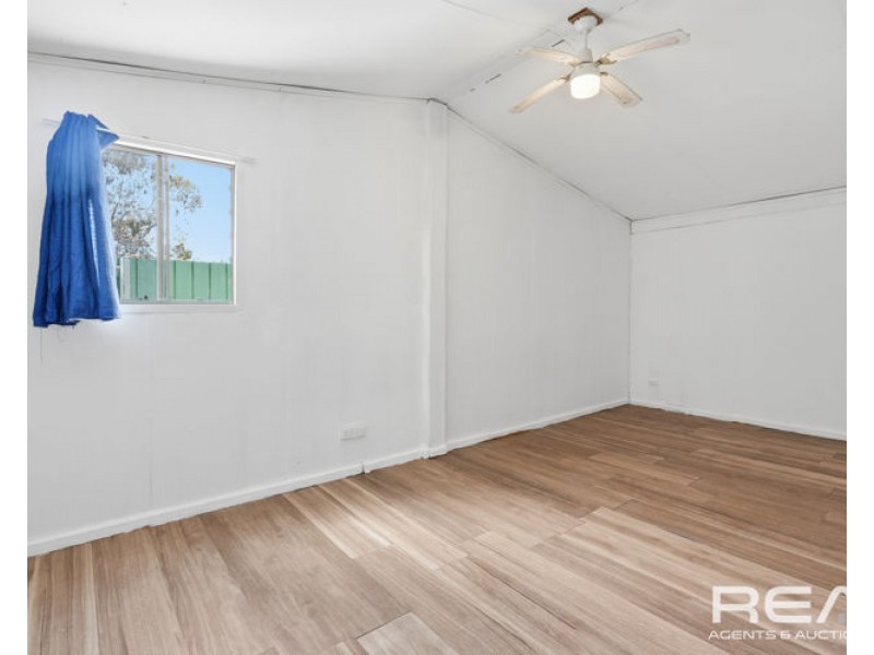 1 Linger Crescent, Elizabeth Downs SA 5113