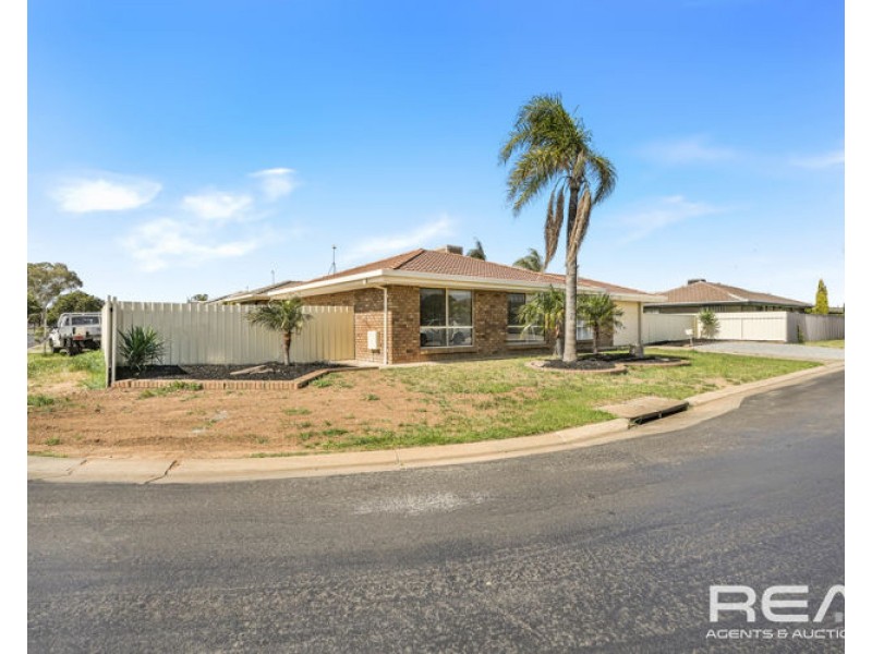 15 Burdett Drive, Paralowie SA 5108