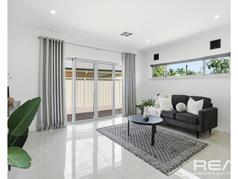 4 Patterson Close, Vista SA 5091