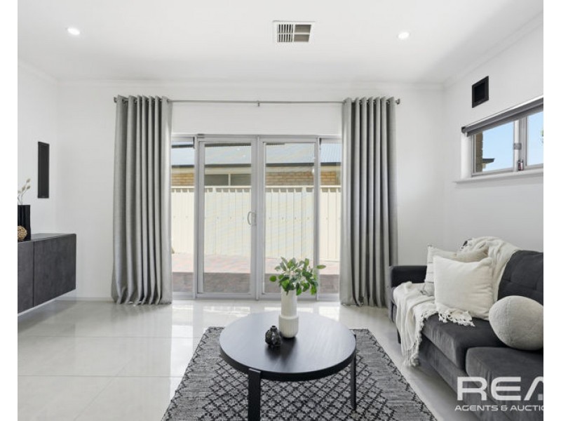 4 Patterson Close, Vista SA 5091