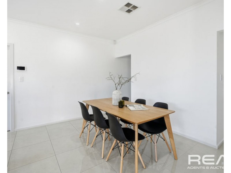 4 Patterson Close, Vista SA 5091