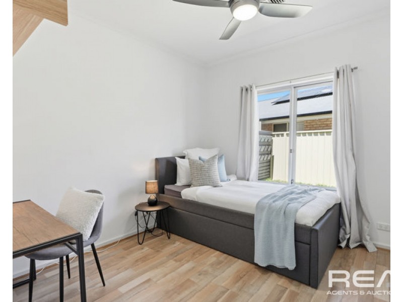 4 Patterson Close, Vista SA 5091