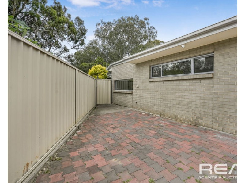 4 Patterson Close, Vista SA 5091