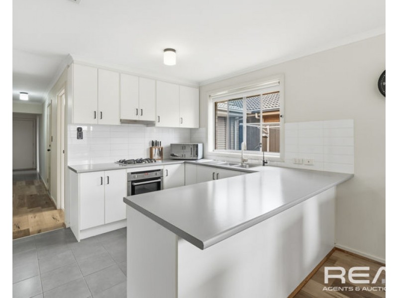 24 Semillon Crescent, Andrews Farm SA 5114