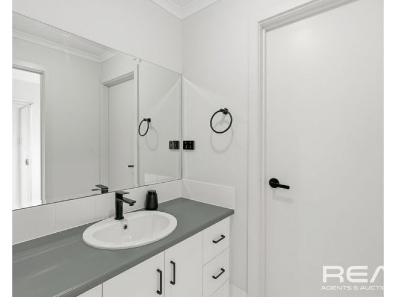 24 Semillon Crescent, Andrews Farm SA 5114