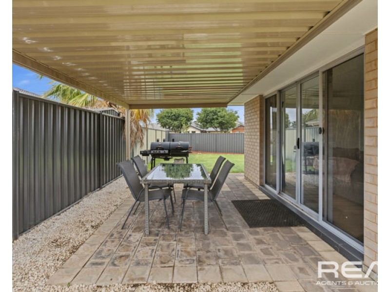 24 Semillon Crescent, Andrews Farm SA 5114