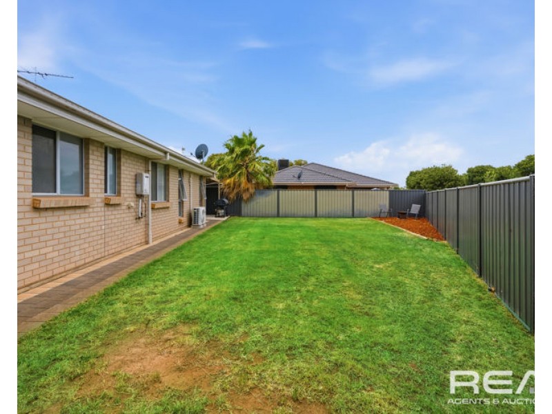 24 Semillon Crescent, Andrews Farm SA 5114