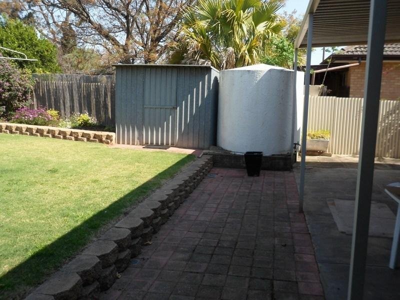 20 Wolsten Road, Para Hills SA 5096