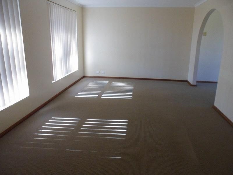 52 Nicholls Crescent, Burton SA 5110