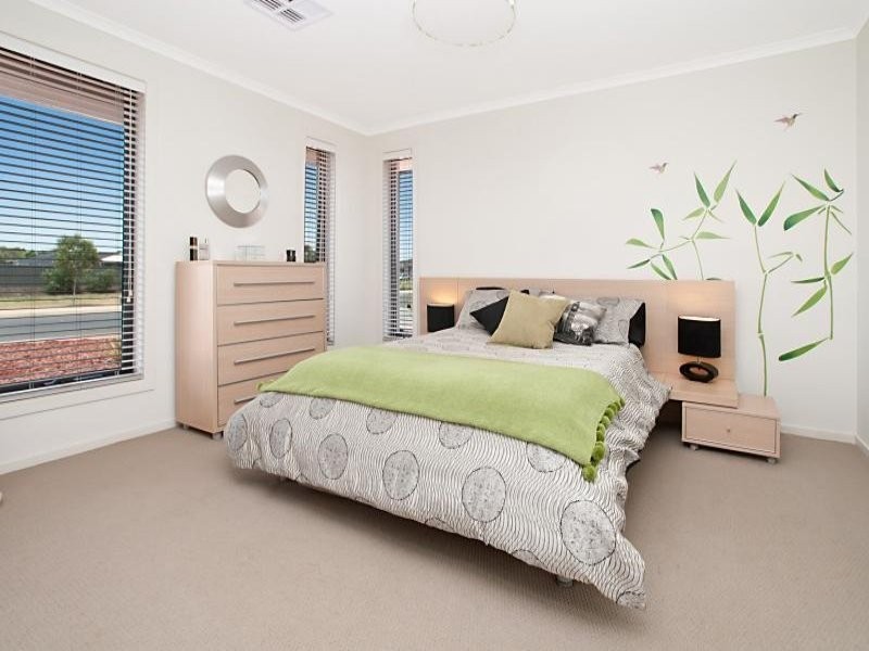 48 Oakwood Cct, Munno Para West SA 5115