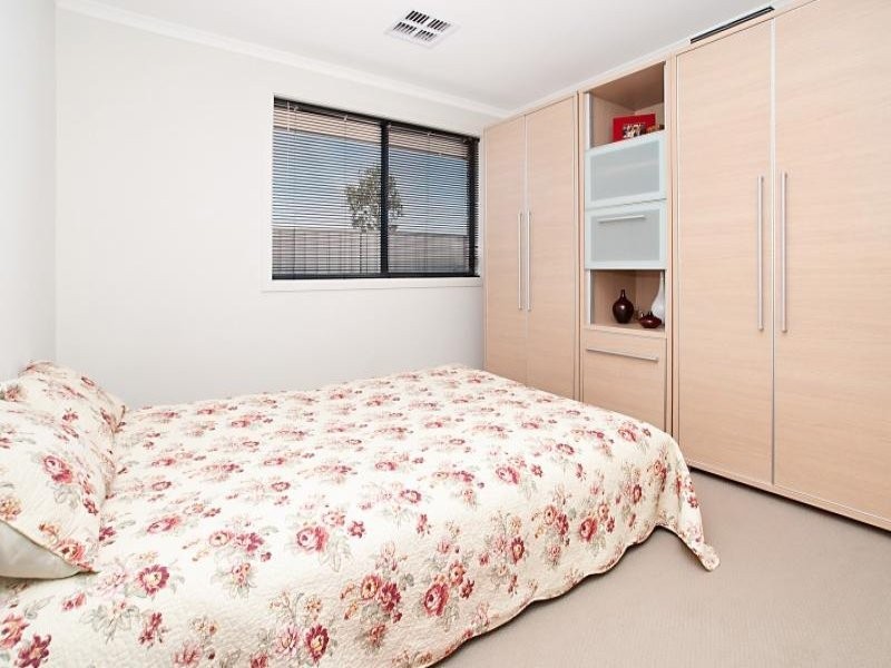 48 Oakwood Cct, Munno Para West SA 5115