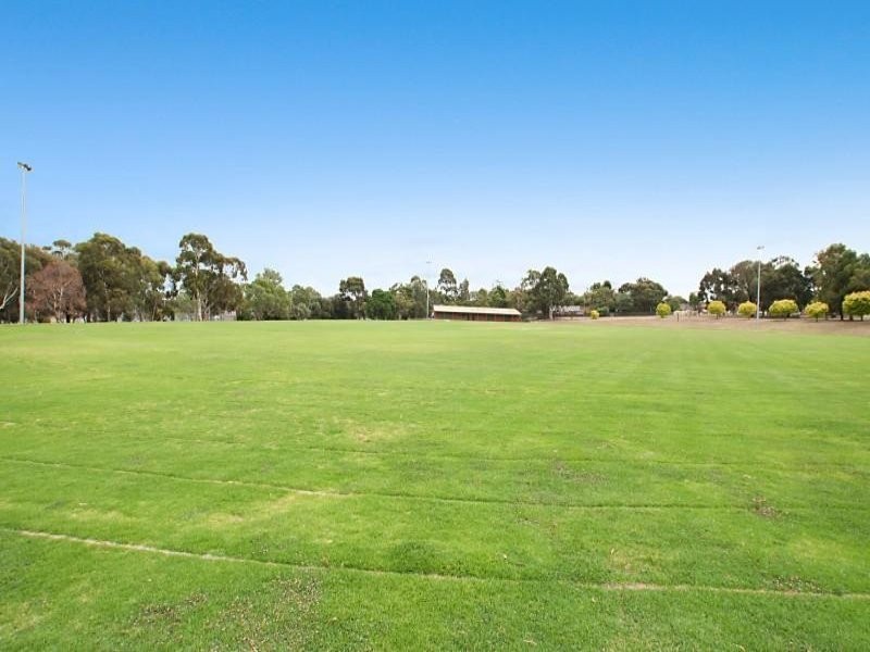 7 Steventon Dr, Banksia Park SA 5091