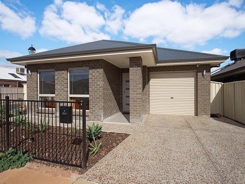 17 Gairdner Bvd, Andrews Farm SA 5114