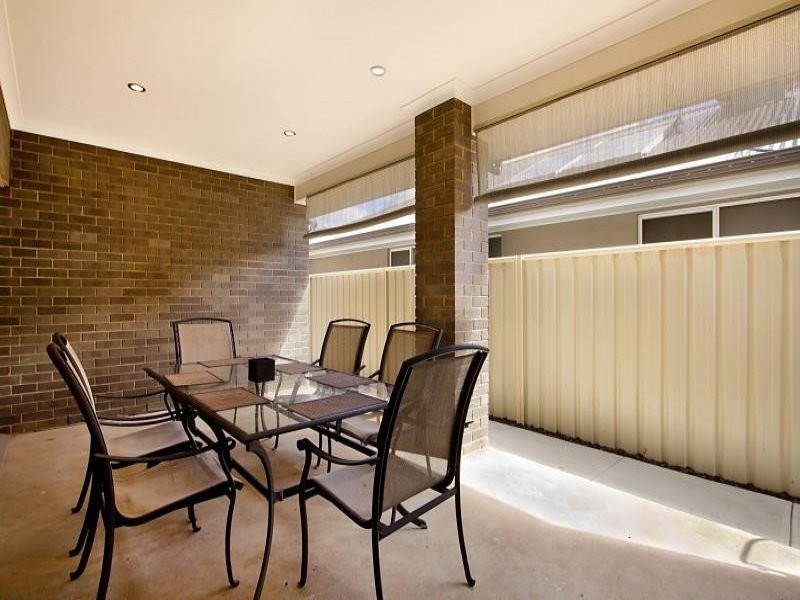 17 Gairdner Bvd, Andrews Farm SA 5114